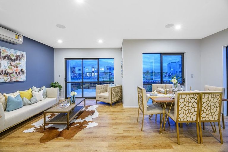 Photo of property in 32 Hea Road, Hobsonville, Auckland, 0616