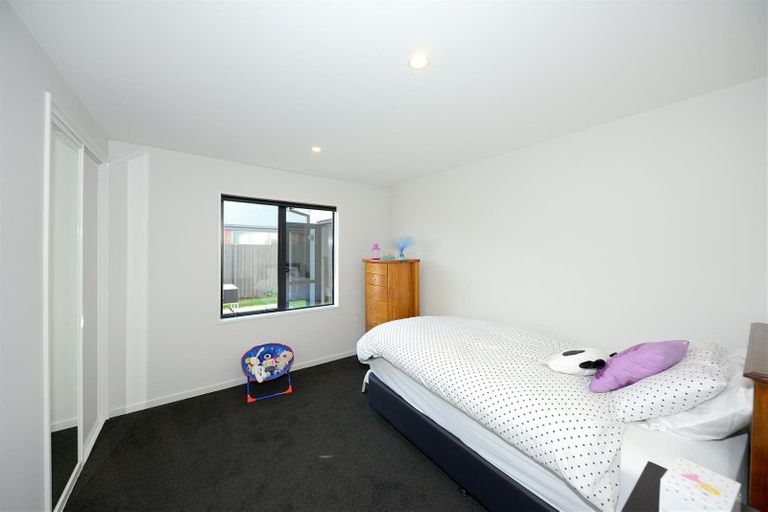 Photo of property in 24 Davaar Crescent, Broomfield, Christchurch, 8042