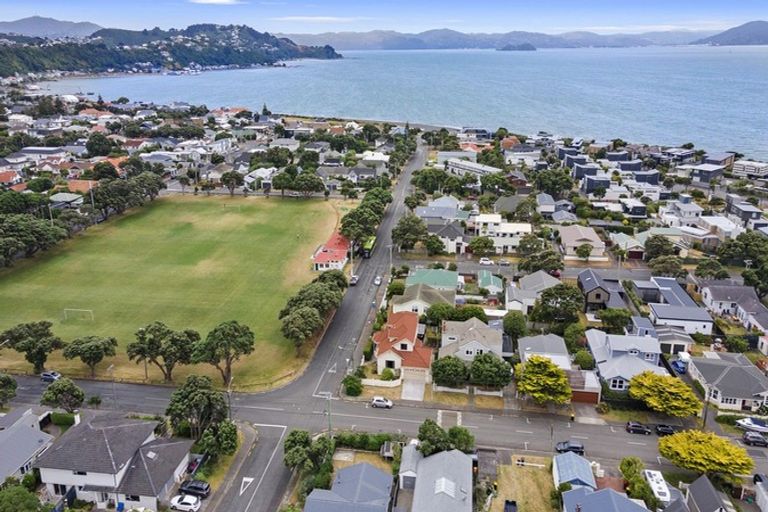 Photo of property in 43 Burnham Street, Seatoun, Wellington, 6022