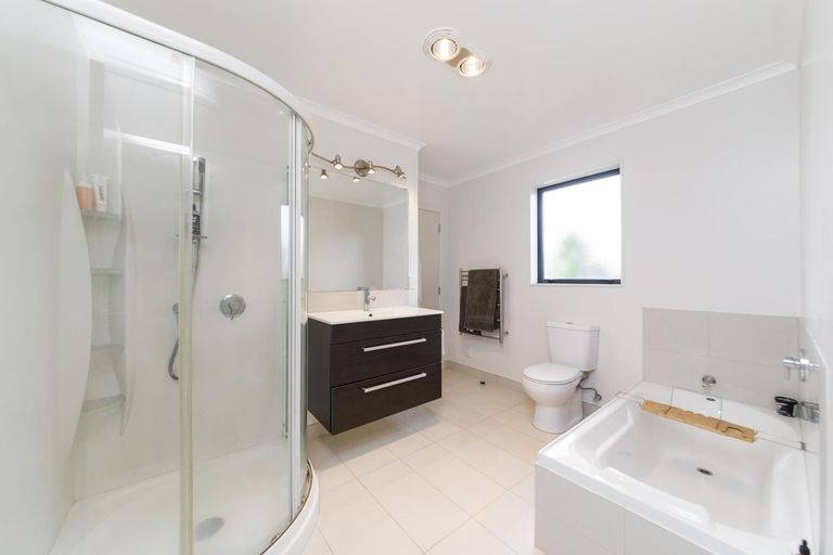 Photo of property in 18 Galea Grove, Kelvin Grove, Palmerston North, 4414