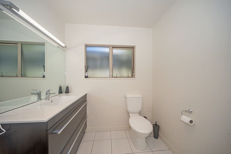 Photo of property in 24 Jordan Street, Island Bay, Wellington, 6023