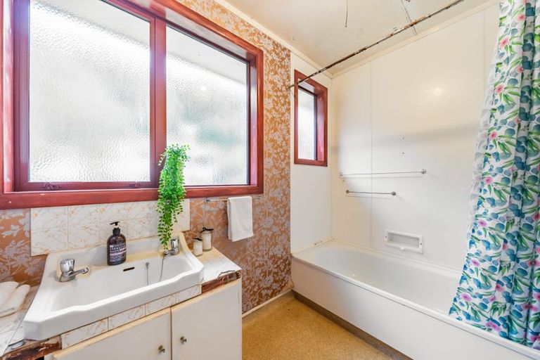 Photo of property in 44 Cleary Street, Waterloo, Lower Hutt, 5011