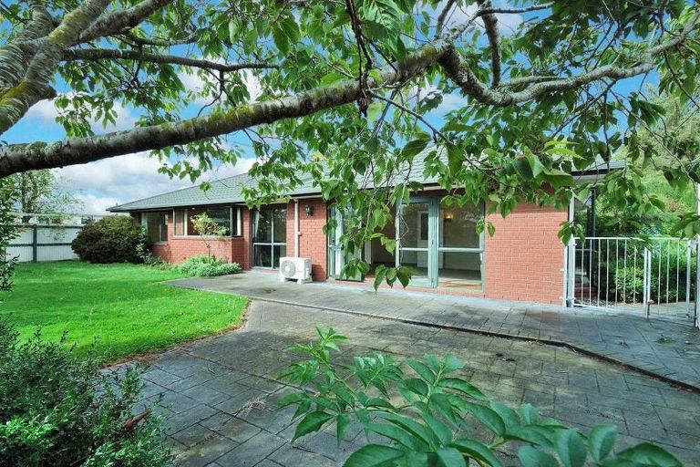 Photo of property in 2/10 Sefton Street, Belfast, Christchurch, 8051