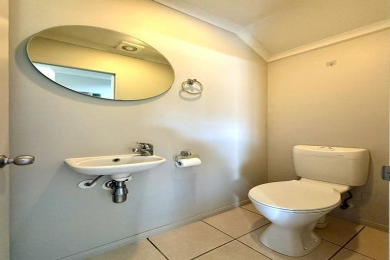 Photo of property in 8 Applebox Lane, Henderson, Auckland, 0612