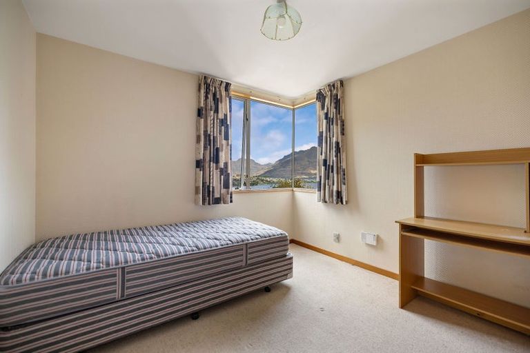 Photo of property in 23 Golden Terrace, Queenstown, 9300