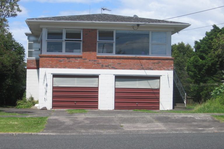 Photo of property in 1/24 Raleigh Road, Northcote, Auckland, 0627