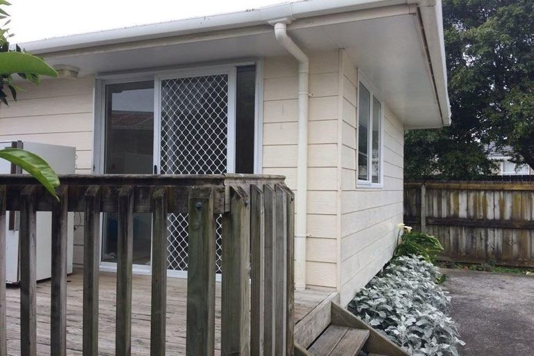Photo of property in 5 Geoffrey Place, Mangere East, Auckland, 2024