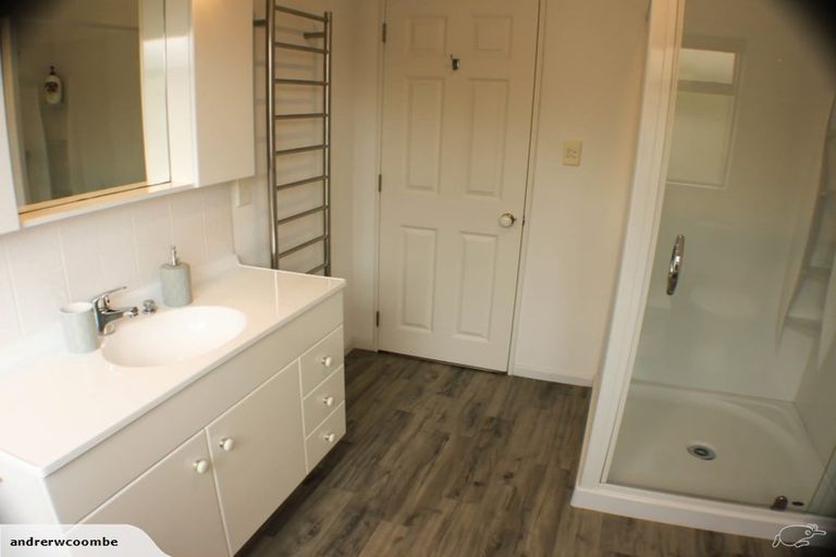 Photo of property in 16 Claridge Place, Taradale, Napier, 4112