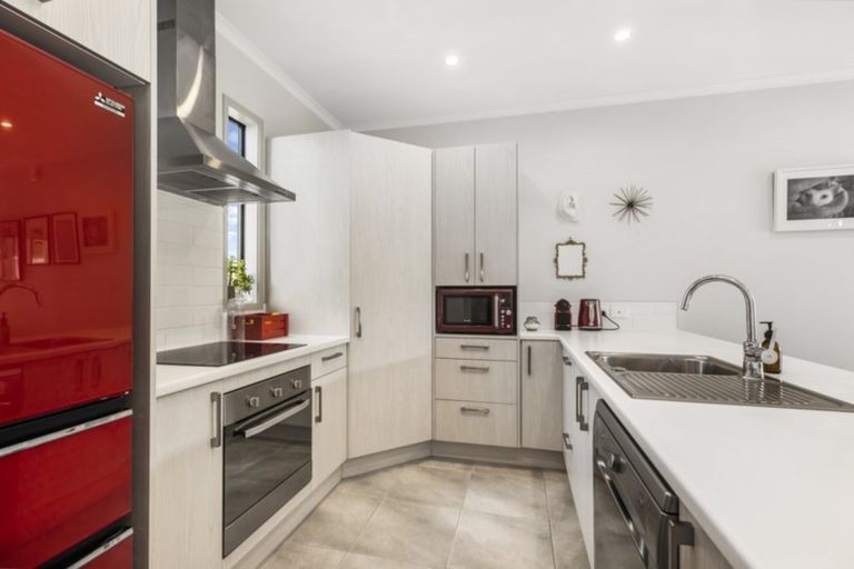 Photo of property in 10 Pheasant Lane, Hobsonville, Auckland, 0616