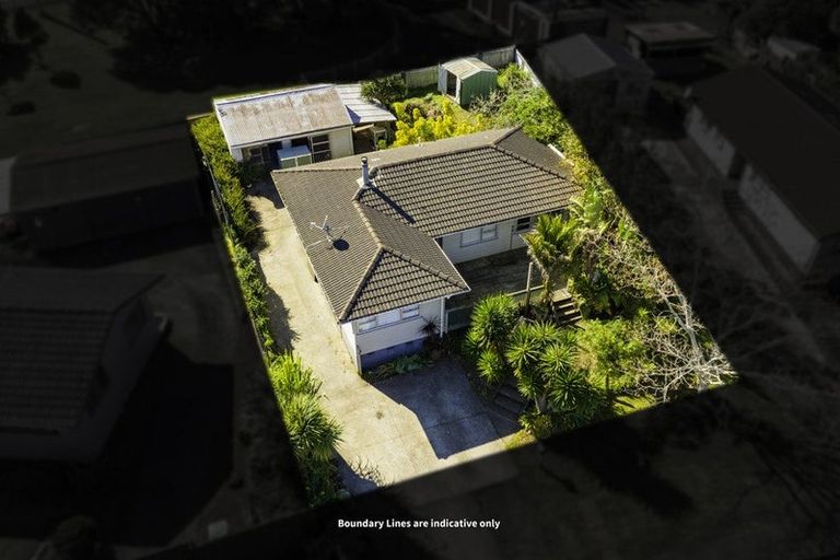 Photo of property in 4 Spode Place, Henderson, Auckland, 0612
