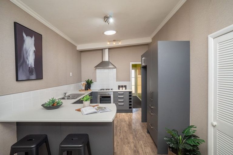 Photo of property in 754 Tremaine Avenue, Palmerston North, 4414