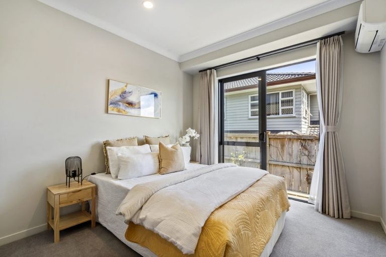 Photo of property in 17 Oak Bark Drive, Schnapper Rock, Auckland, 0632