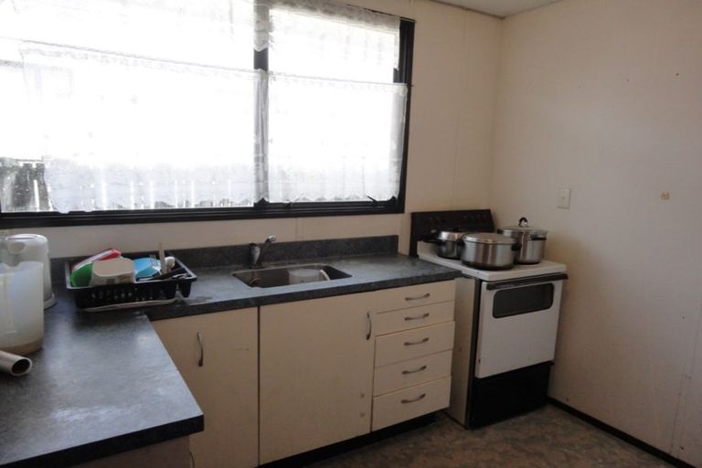 Photo of property in 1/15 Starforth Place, Henderson, Auckland, 0612