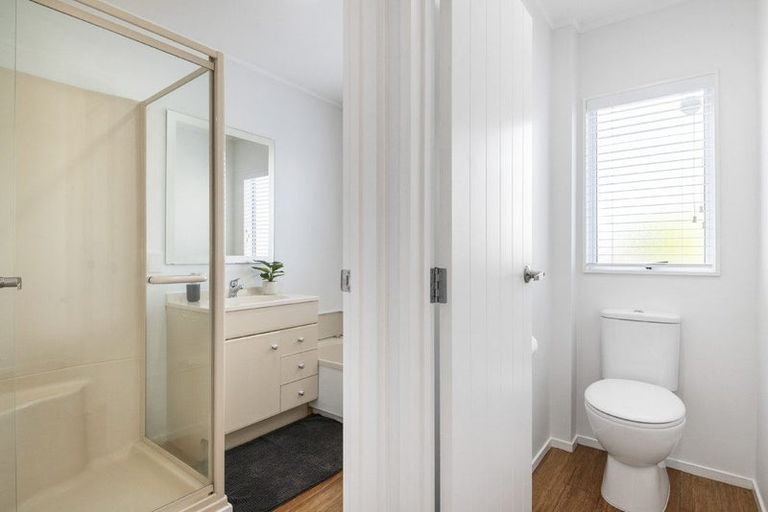 Photo of property in 1/18 Altair Place, Windsor Park, Auckland, 0632