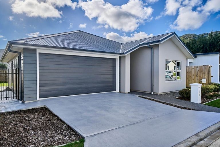 Photo of property in 50 Te Ara O Roimata, Wainuiomata, Lower Hutt, 5014