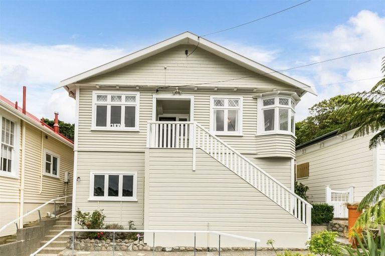 Photo of property in 8 Paisley Terrace, Karori, Wellington, 6012