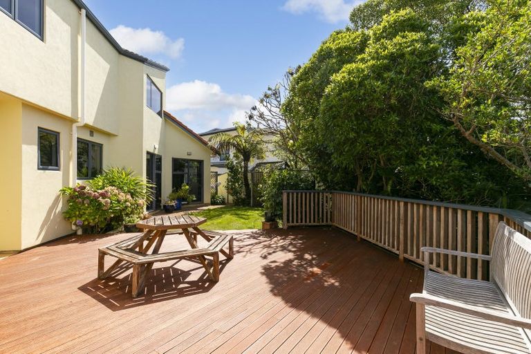 Photo of property in 19 George Gee Drive, Korokoro, Lower Hutt, 5012