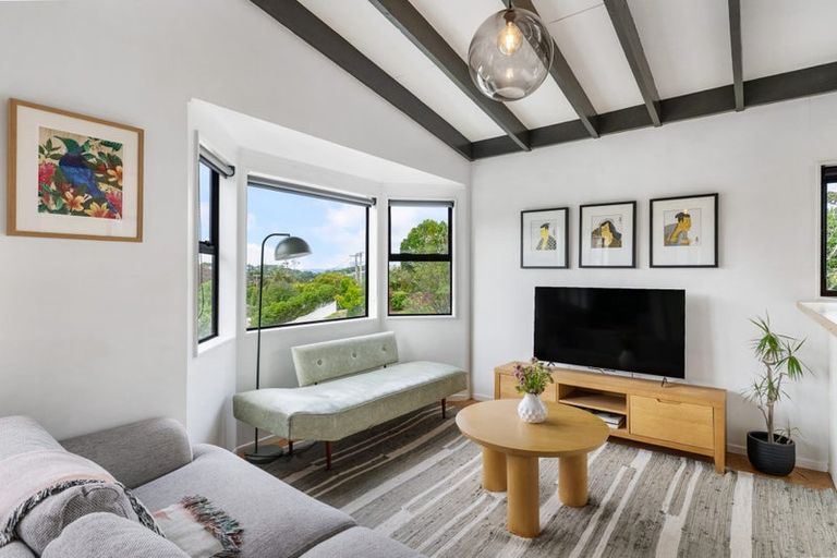 Photo of property in 2/26 Colonial Road, Birkenhead, Auckland, 0626