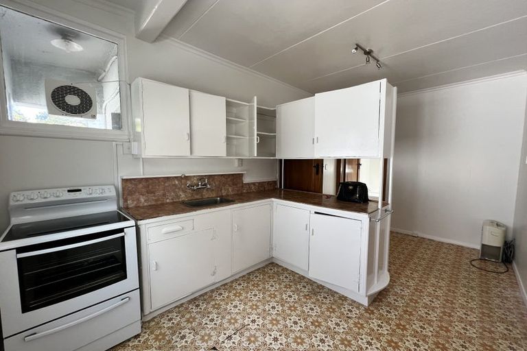 Photo of property in 4/5 Benares Street, Khandallah, Wellington, 6035