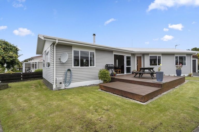 Photo of property in 21 Oberon Street, Stratford, 4332