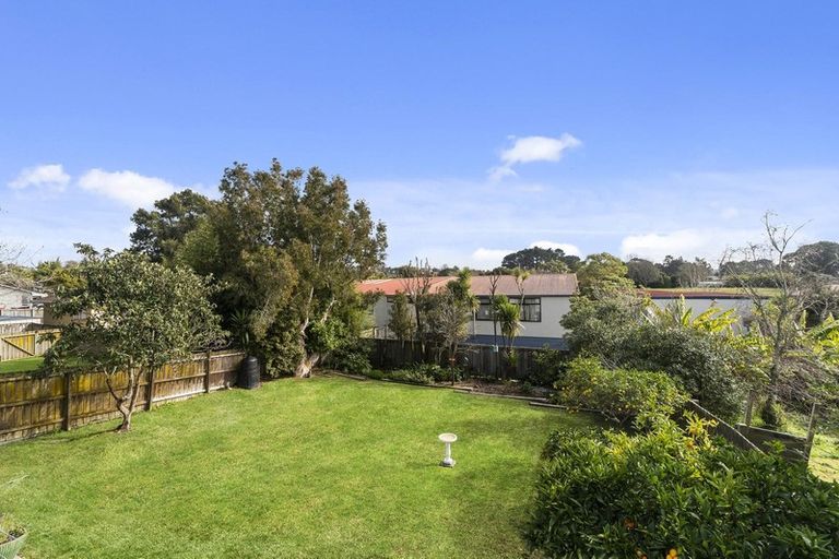 Photo of property in 132 Colwill Road, Massey, Auckland, 0614