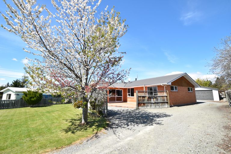 Photo of property in 13 Omahau Crescent, Twizel, 7901