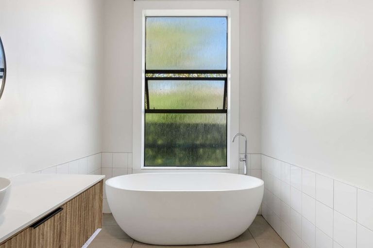 Photo of property in 2 Cobden Street, Gisborne, 4010