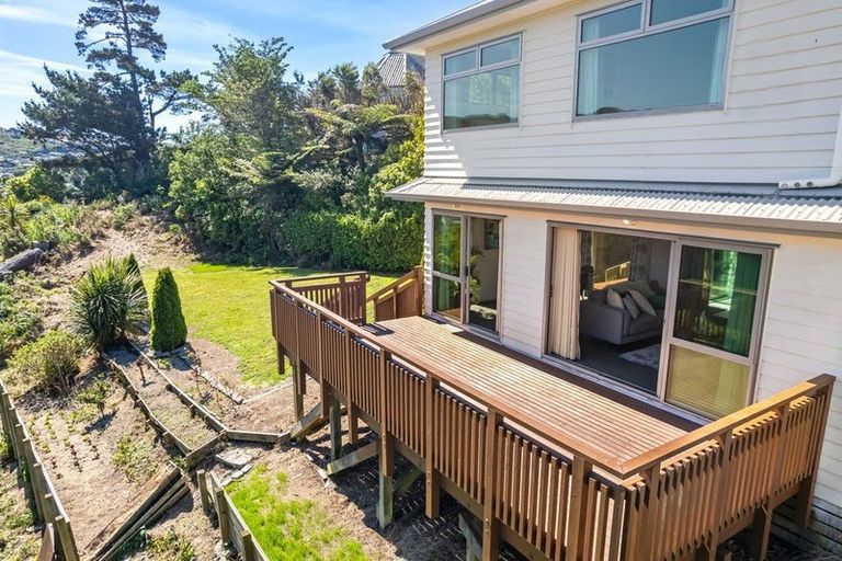 Photo of property in 18 Cresswell Place, Johnsonville, Wellington, 6037