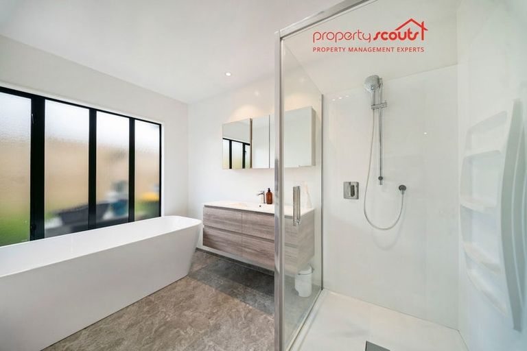 Photo of property in 9 Millisle Place, East Tamaki Heights, Auckland, 2016