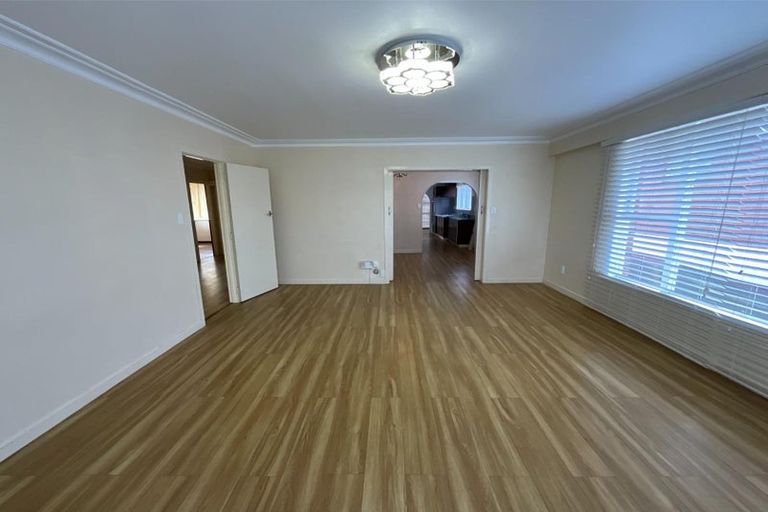 Photo of property in 1/204 Edmonton Road, Te Atatu South, Auckland, 0610