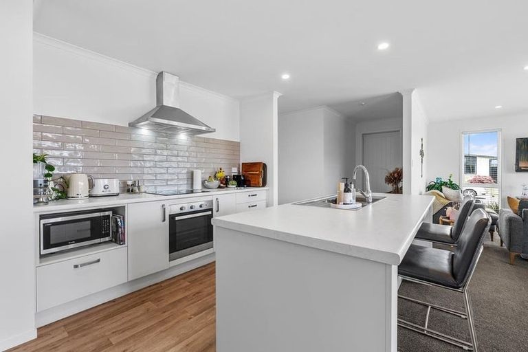 Photo of property in 27 Raynor Crescent, Pyes Pa, Tauranga, 3112