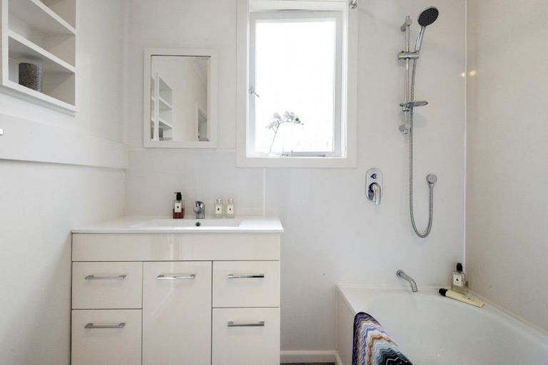 Photo of property in 8 Maritime Terrace, Birkenhead, Auckland, 0626