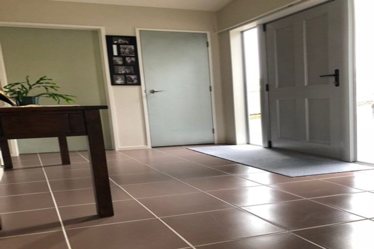 Photo of property in 17a Sandybrow, Churton Park, Wellington, 6037