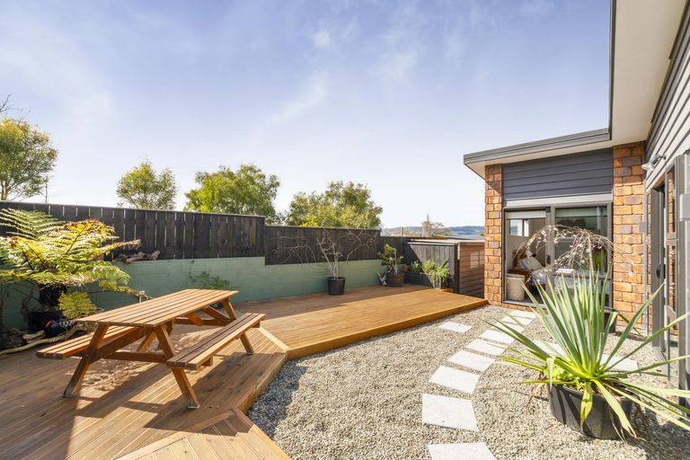 Photo of property in 18 Galea Grove, Kelvin Grove, Palmerston North, 4414