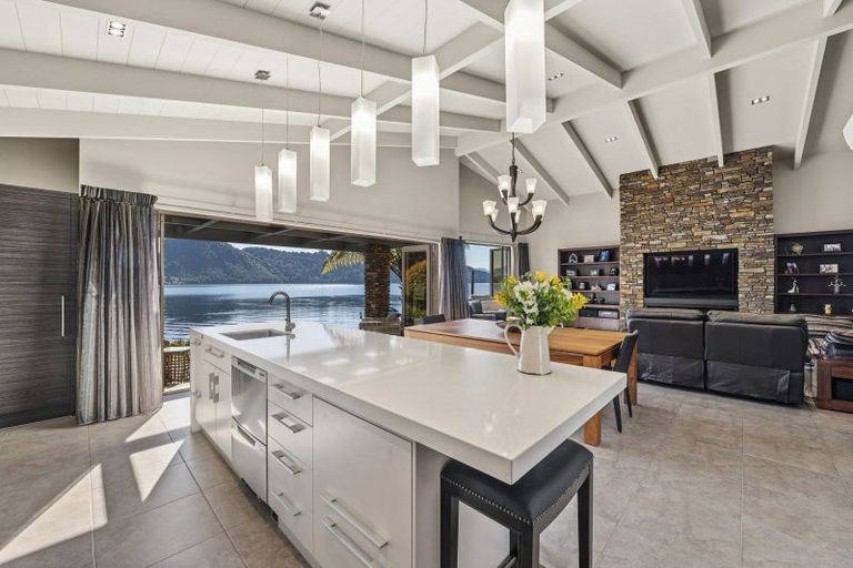 Photo of property in 17 Steep Street, Lake Okareka, Rotorua, 3076