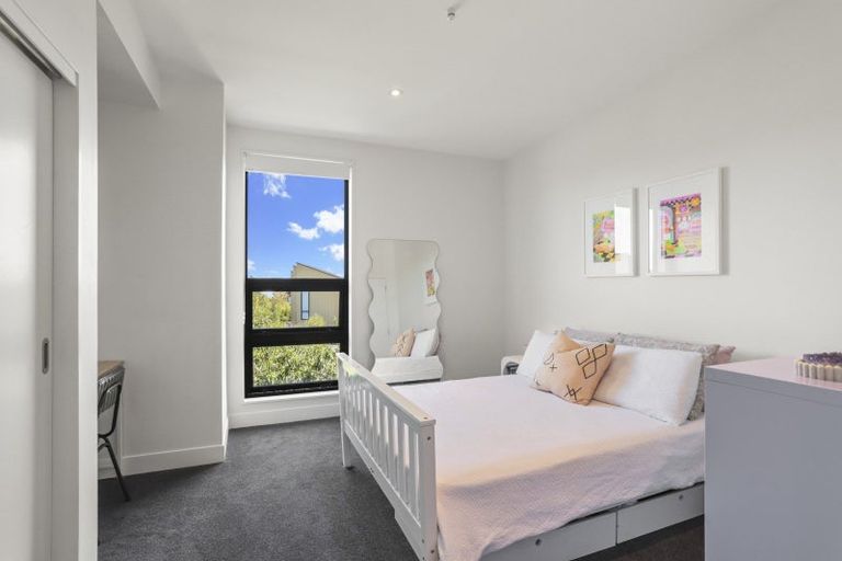 Photo of property in 216 Hobsonville Point Road, Hobsonville, Auckland, 0616