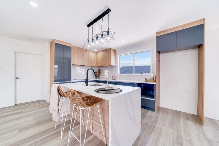 Photo of property in 7 Gambare Place, Wattle Downs, Auckland, 2103