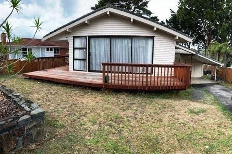 Photo of property in 18 Stanaway Street, Hillcrest, Auckland, 0627