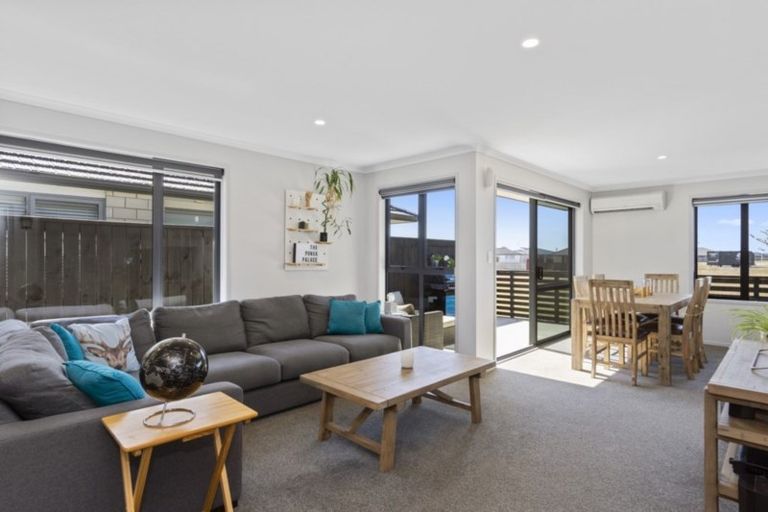 Photo of property in 15 Ponga Place, Papamoa Beach, Papamoa, 3118