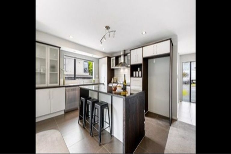 Photo of property in 46 Newbury Place, Schnapper Rock, Auckland, 0632