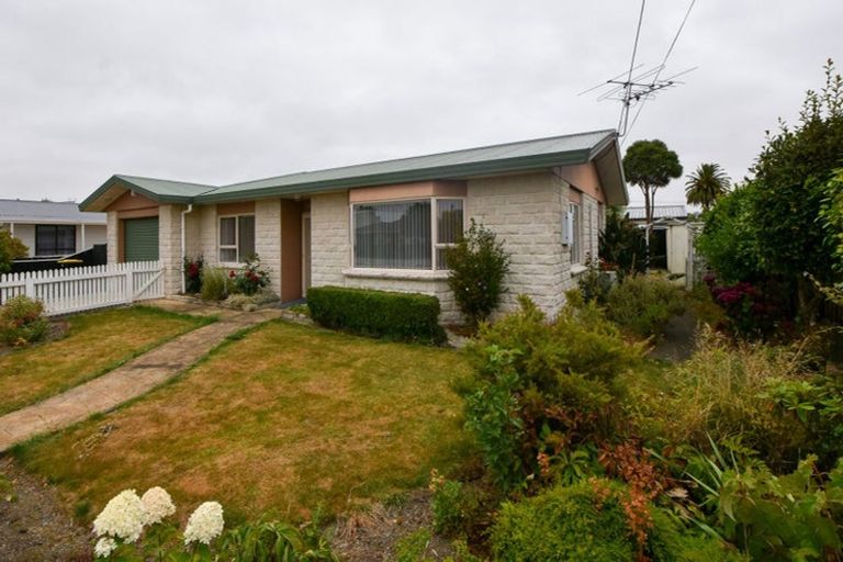 Photo of property in 6 Hogg Crescent, Masterton, 5810