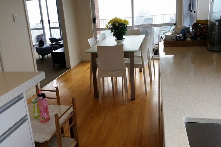 Photo of property in 16 Routly Avenue, Pukekohe, 2120