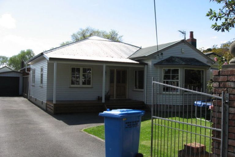 Photo of property in 43 Saint Ronans Avenue, Waterloo, Lower Hutt, 5011