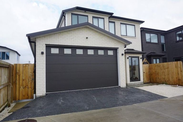 Photo of property in 13a Graeme Avenue, Mangere East, Auckland, 2024