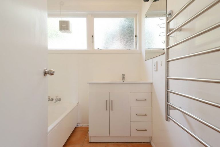 Photo of property in 4 Cardrona Way, Karori, Wellington, 6012