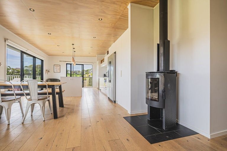 Photo of property in 22b Saint Ives Grove, Whalers Gate, New Plymouth, 4310