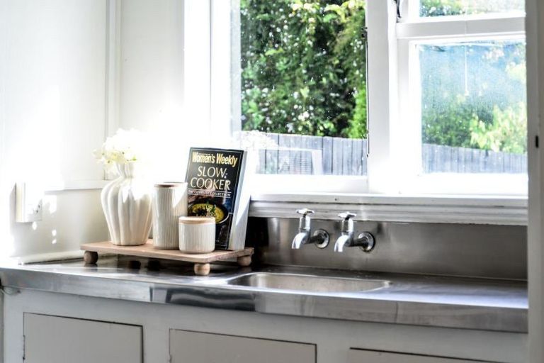 Photo of property in 15 Allenby Street, Bader, Hamilton, 3206