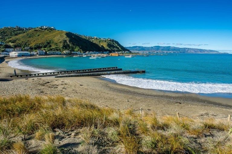 Photo of property in 74u7 Derwent Street, Island Bay, Wellington, 6023