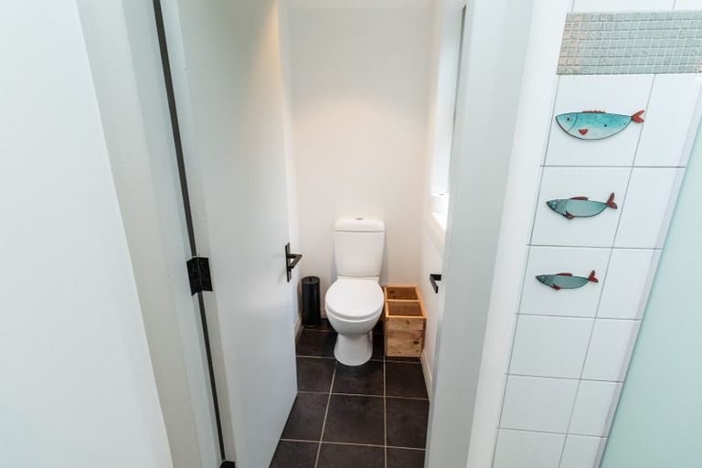 Photo of property in 30 Collins Avenue, Tawa, Wellington, 5028