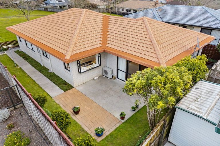 Photo of property in 2/16 Travers Place, Northpark, Auckland, 2013